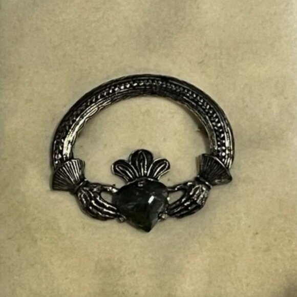 Vintage Soldor Claddagh Celtic Connemara Marble Heart Pin Brooch Irish Wedding - Picture 2 of 5